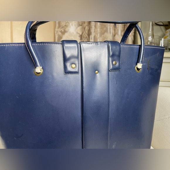 VINTAGE Large Vinyl Navy Blue Tote Good Hardware Clasp Closure 60s 70s - Picture 5 of 7